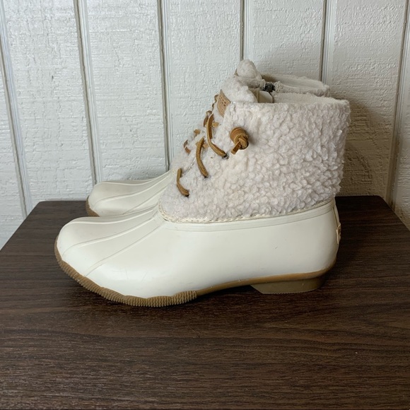 Sperry Topsider Saltwater boots, size 8.  Some slight scuffing (see pictures). - Picture 3 of 8